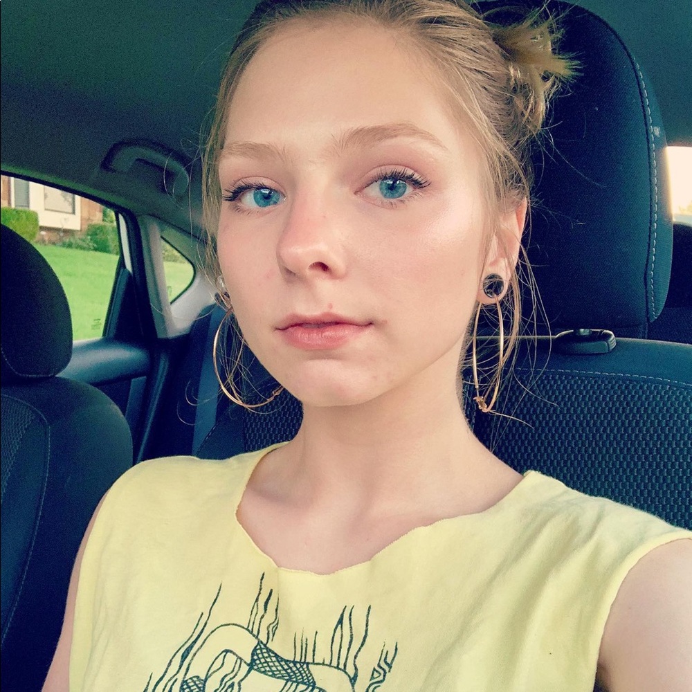 Meet your Posher, Cassie
